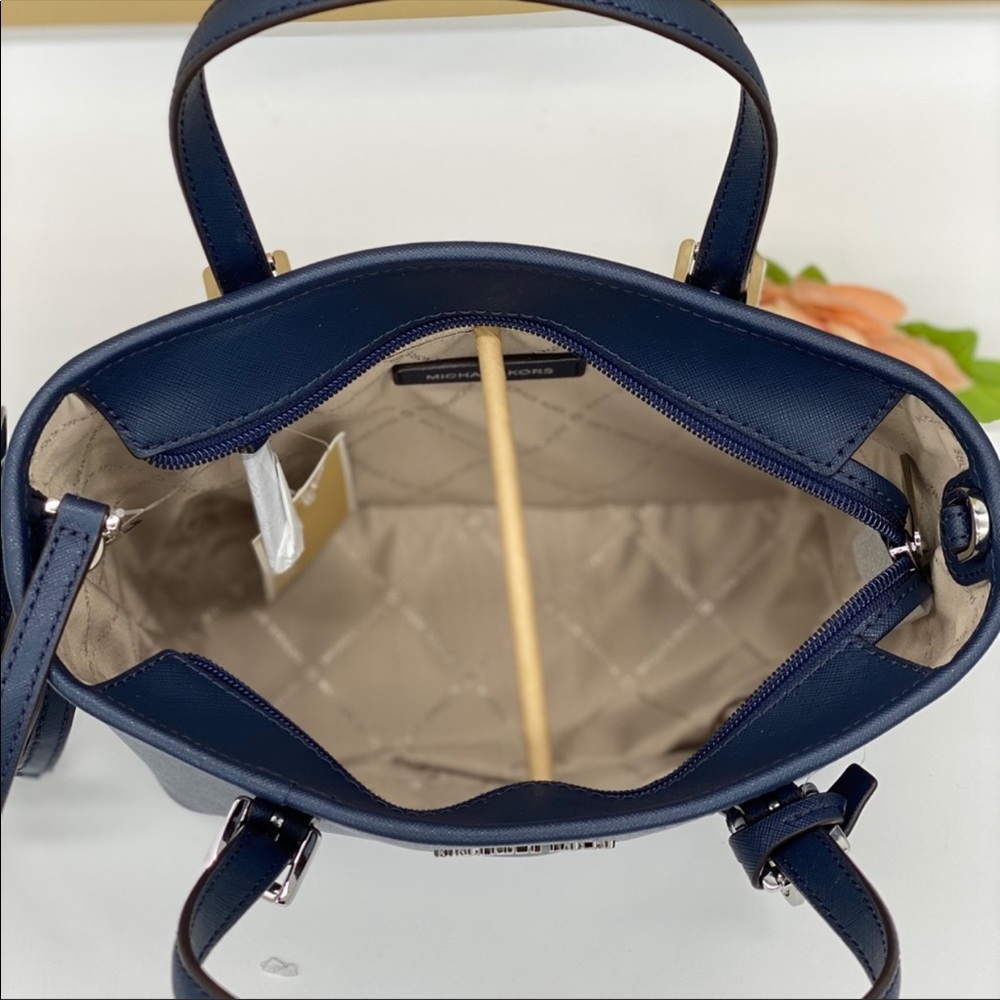 MICHAEL KORS EXTRA-SMALL TOP-ZIP TOTE NAVY - Picture 16 of 16